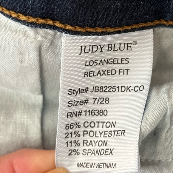 Judy Blue relaxed fit denim jeans. Size 7 /28” waist, 31”L. - Picture 7 of 12